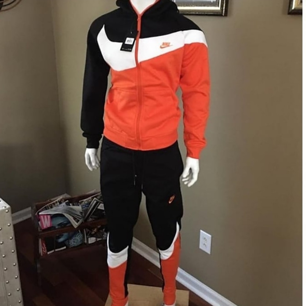 Nike sweatsuit